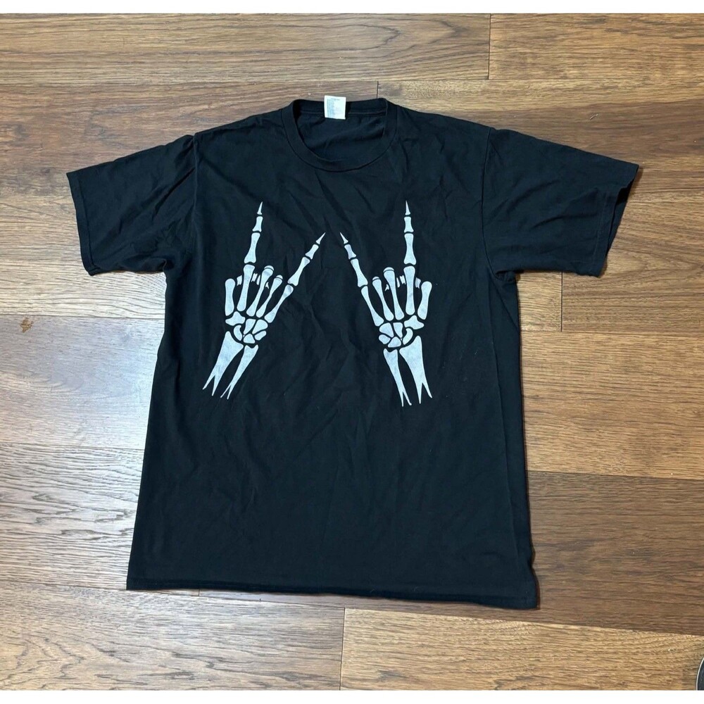 Rock On Skeleton Hands T-Shirt Tee Halloween Spooky Men’s Size Large